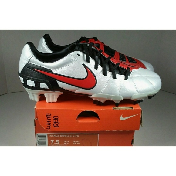 Athletic_Shoes